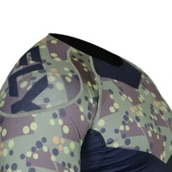 ProComp Edge Training Rash Guard Dot Camo -Hyperfly Shop procomp edge training rash guard dot camo no gi rash guard hyperfly 148901