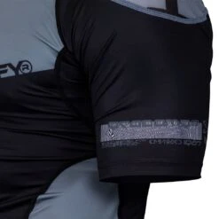 ProComp Edge Training Rash Guard Wolf Grey -Hyperfly Shop procomp edge training rash guard wolf grey no gi rash guard hyperfly 458835